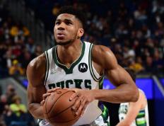 28圈-关于Rookie连续十二场比赛得分超过战术调整，雄鹿挑战极限！的信息