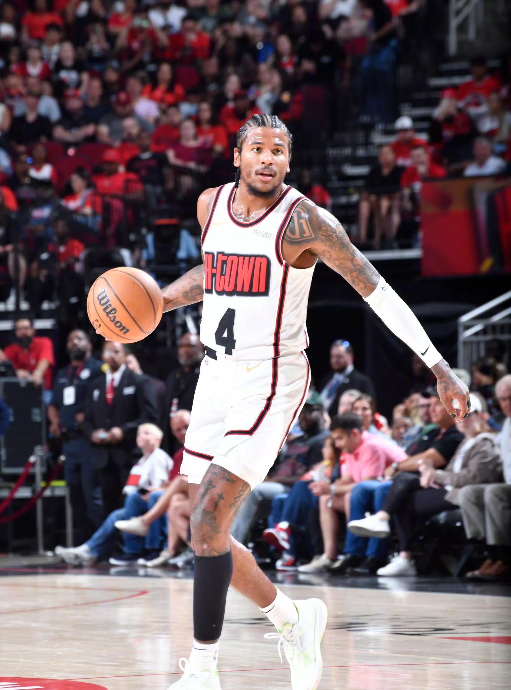 28circle-转折点瓦伦西亚回应争议，NBA季后赛窗口期攻防权衡，底气十足，阵容厚度经受考验的简单介绍